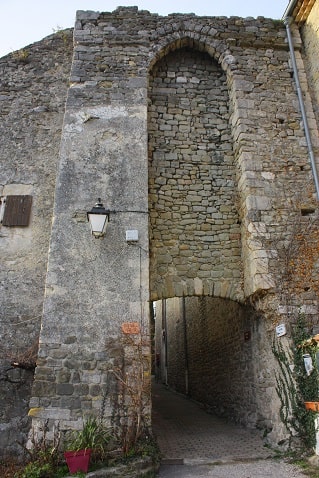 Chateau-neuf-de-Mazenc - porte sud