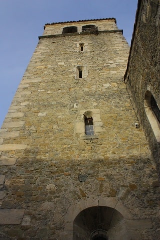 Eglise de Saint-Pierre-Aux-Liens - clocher massif